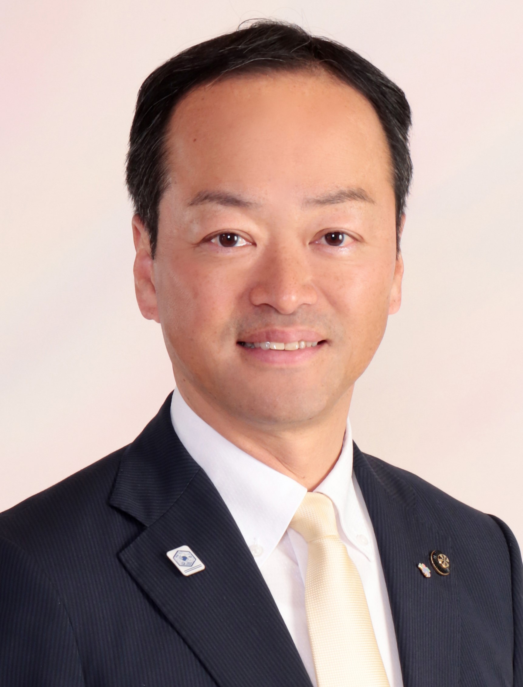 薄ピンク背景右肩前１ (2)