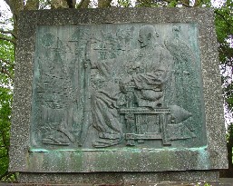 臼杵公園の宗麟像の写真