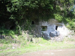 善法寺の横穴の写真