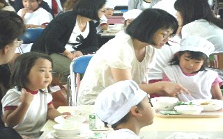 野津幼稚園試食会の写真