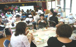 野津幼稚園試食会の写真