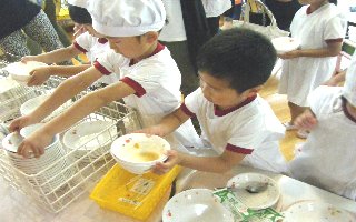 野津幼稚園試食会の写真