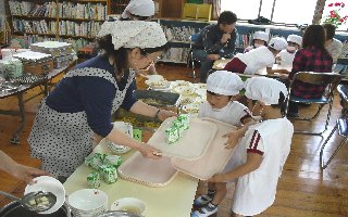 幼稚園試食会の写真