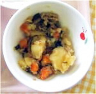 9.豚肉とじゃがいもの煮付け 9.豚肉とじゃがいもの煮付け