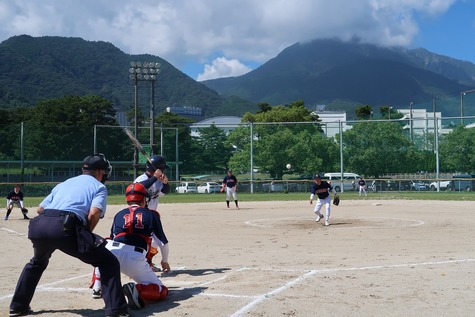 議員ソフトボール試合風景