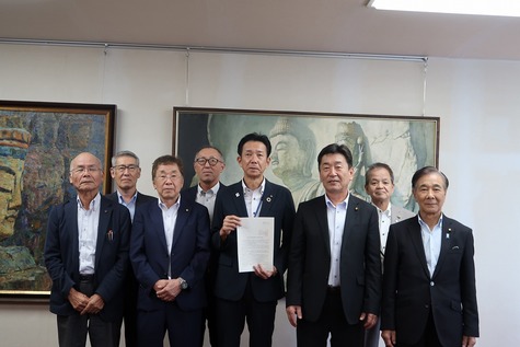 臼杵市公立学校の適正配置に向けた取組提言書提出